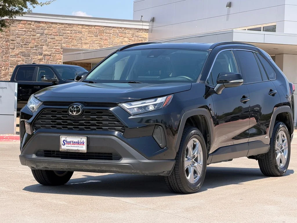 Used 2025 Black Toyota XLE image 3