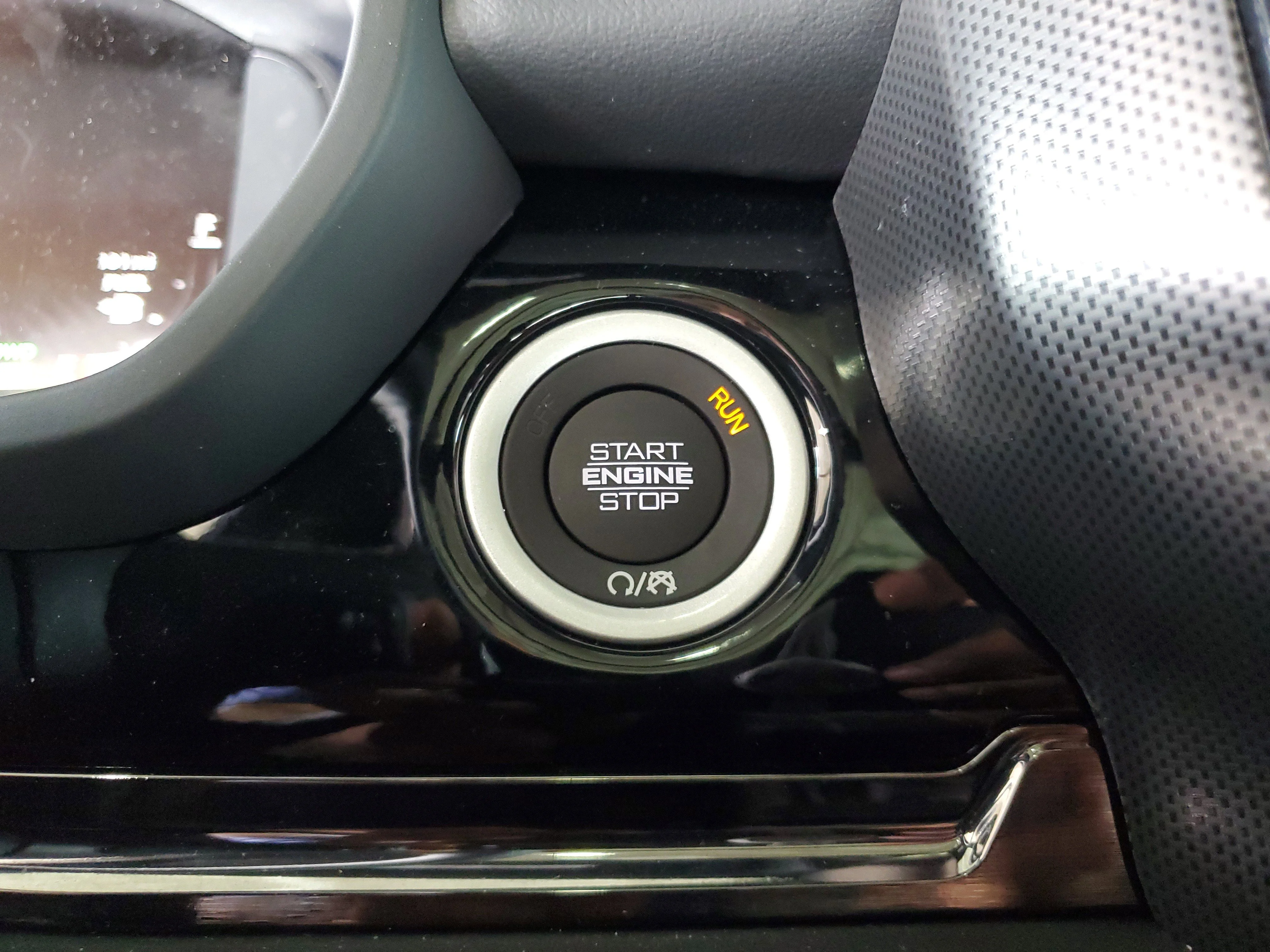 New 2026 Diamond Black Crystal Pearl-Coat Exterior Paint RAM Limited image 30