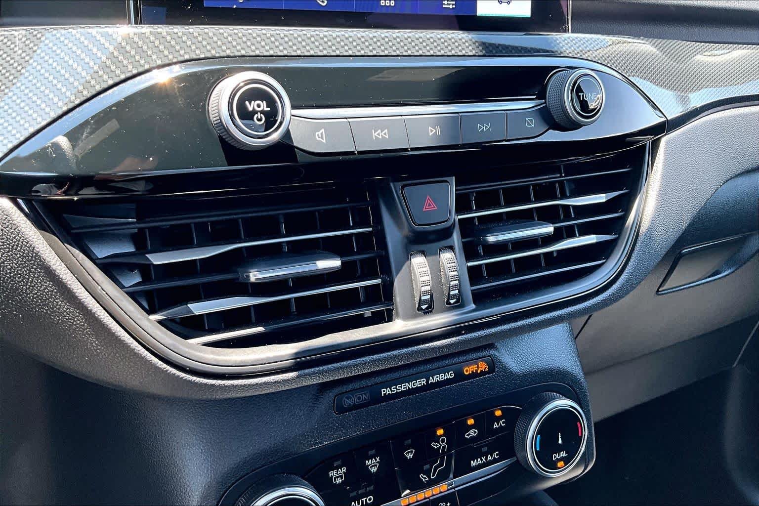 2025 Ford Escape ST-Line - Photo 32