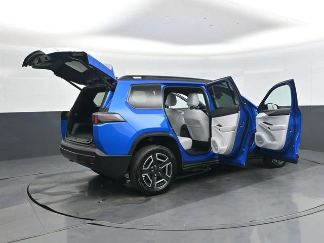 New 2026 Hydro Blue Pearl-Coat Exterior Paint Jeep Limited image 47