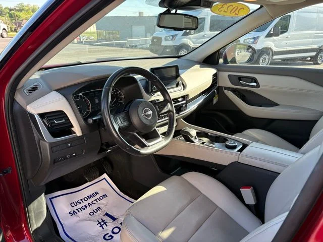 Used 2023 Red Nissan SL image 3
