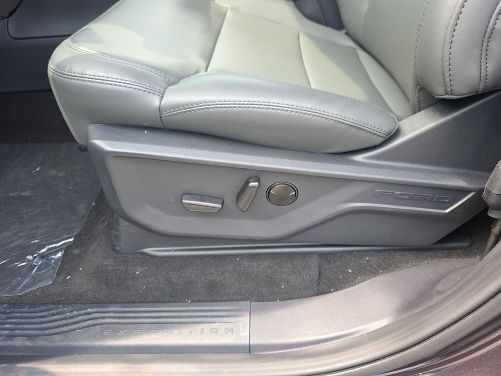 New 2026 Dark Matter Gray Metallic Ford Active image 13
