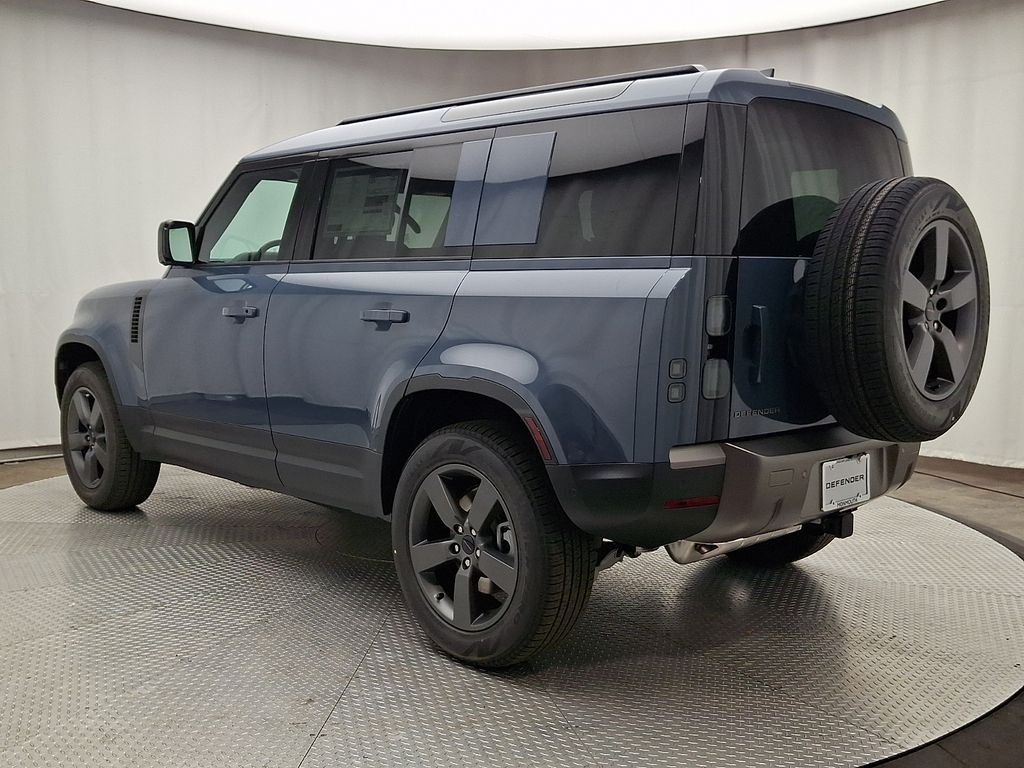New 2026 Tasman Blue LAND ROVER S image 4