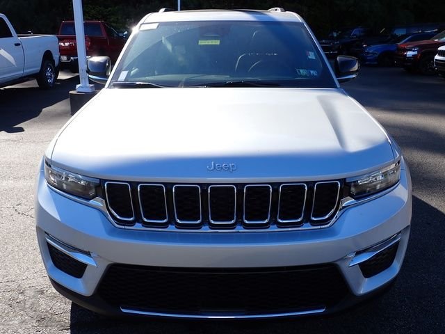 New 2025 Silver Zynith Exterior Paint Jeep Limited image 10