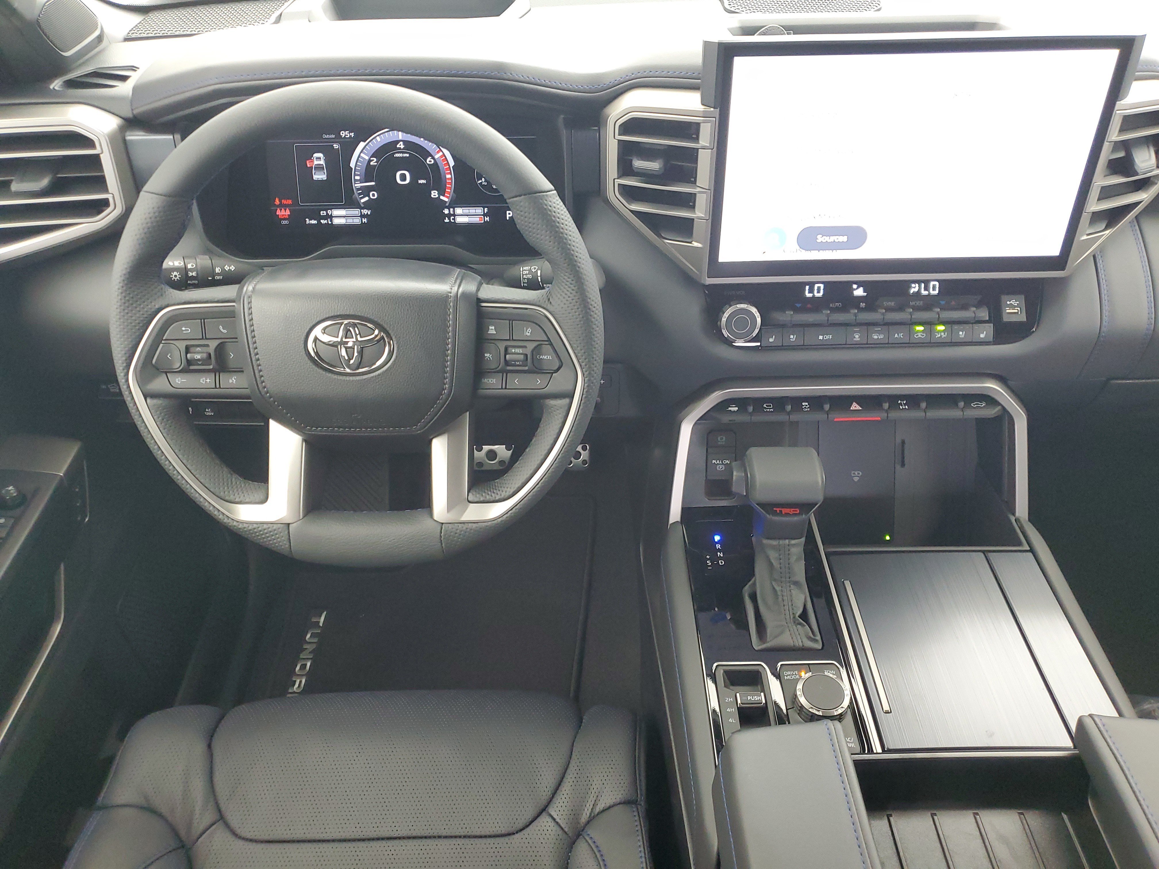 New 2026 Wind Chill Pearl <sup>1</sup> Toyota  Platinum image 16