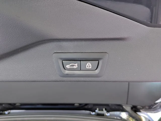 Used 2020 Gray BMW sDrive40i image 11