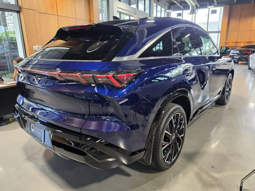 New 2027 GRAND BLUE INFINITI Autograph AWD image 4