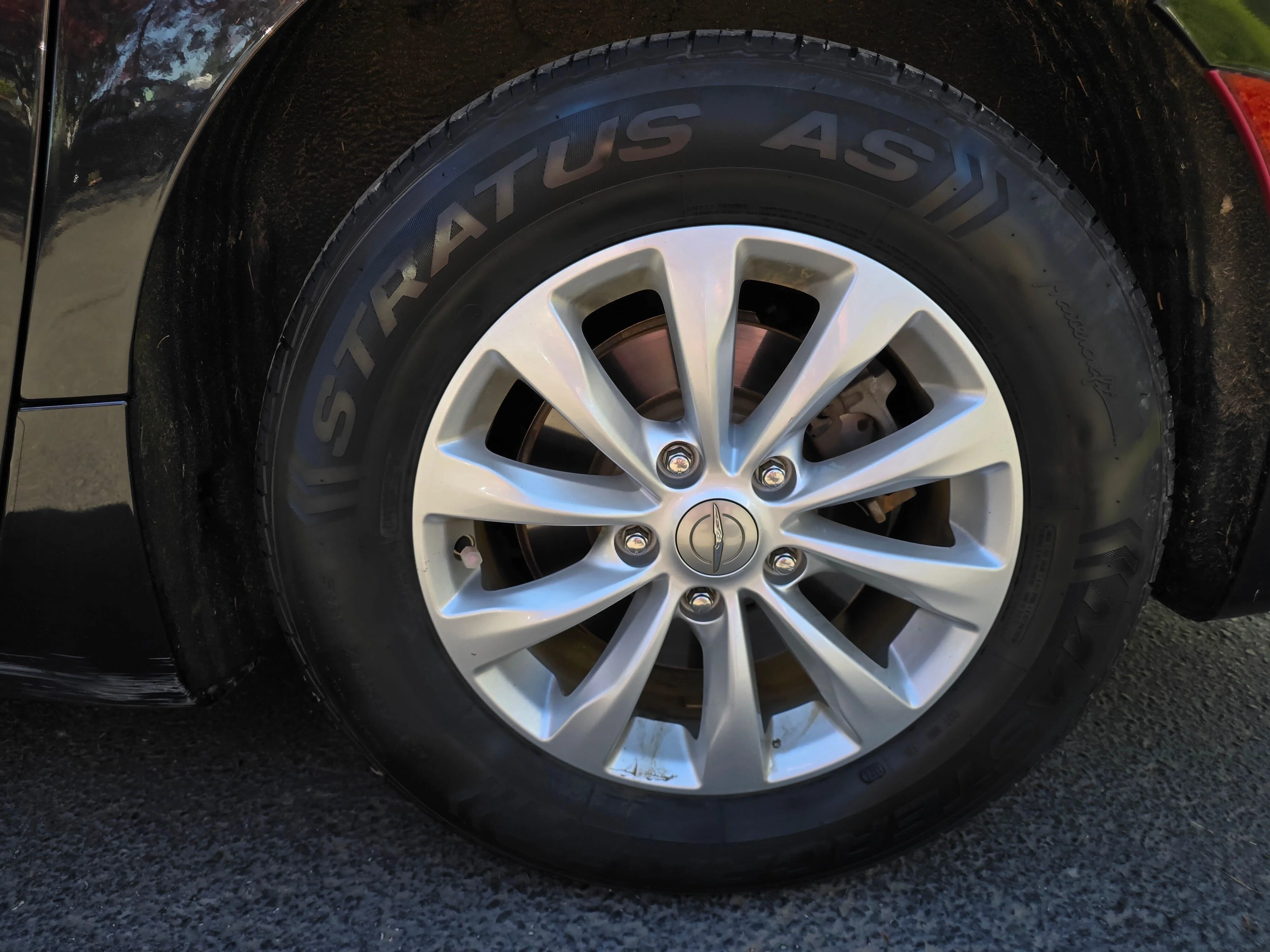 Used 2018 Brilliant Black Crystal Pearlcoat Chrysler Touring L image 6