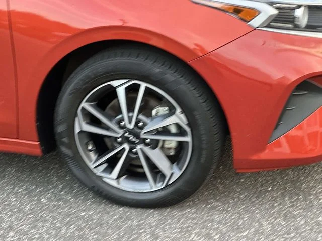 Used 2023 Fire Kia LXS image 8