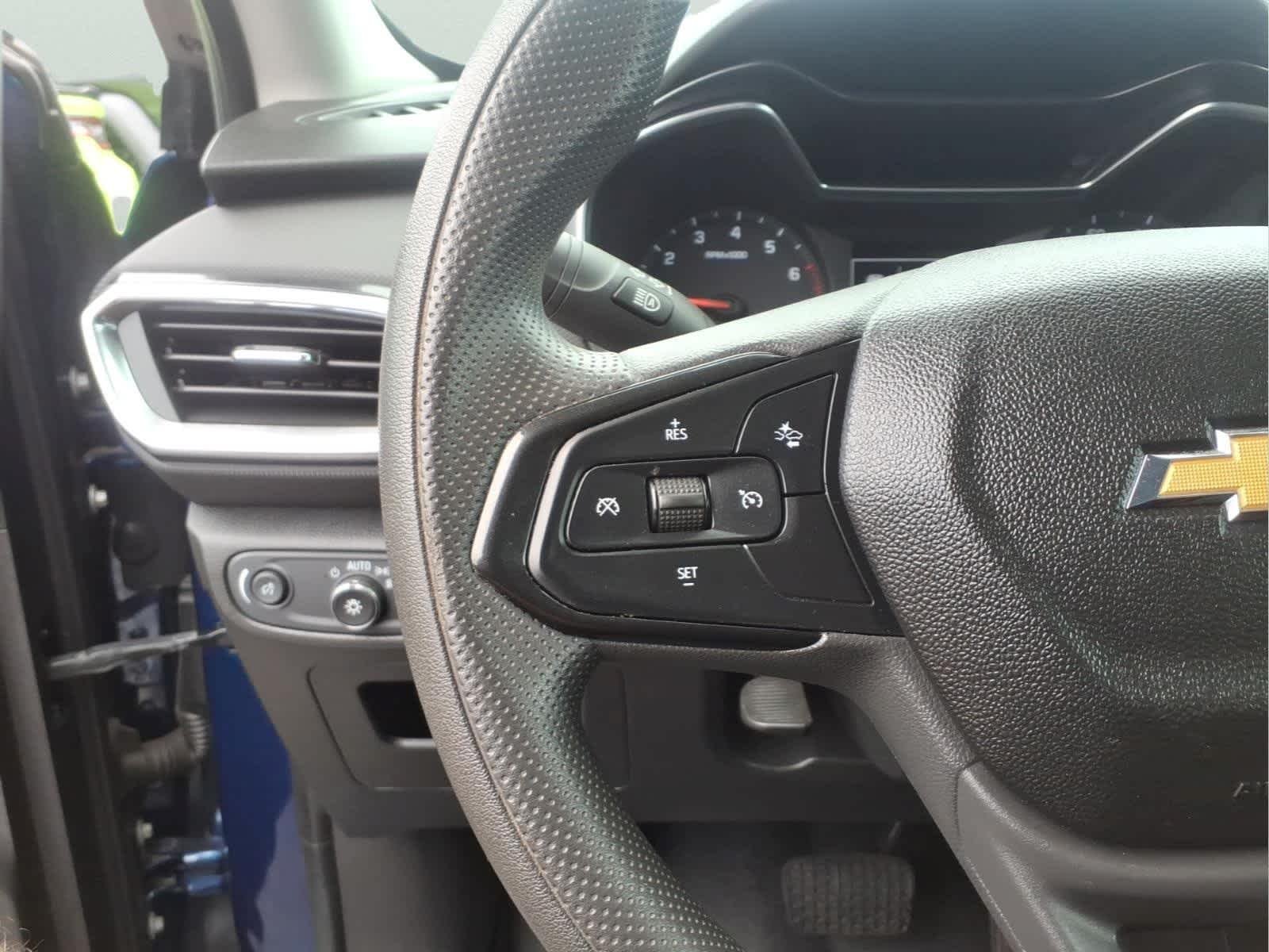 Used 2022 Blue Glow Metallic Chevrolet LT image 27