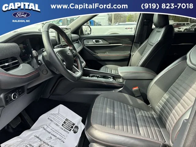 Used 2025 Gray Ford ST-Line image 17