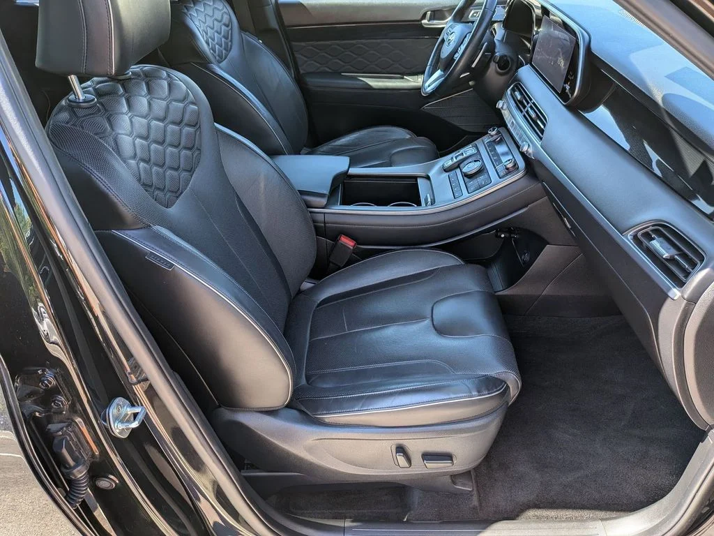 Used 2021 Black Hyundai Calligraphy image 34