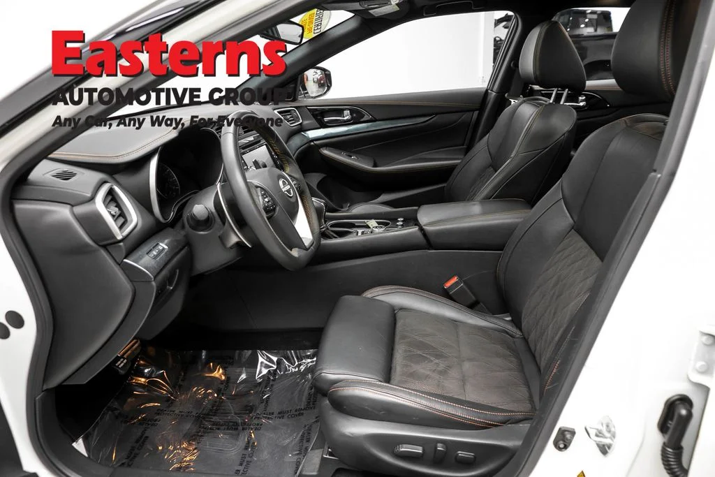 Used 2023 White Nissan SR image 16