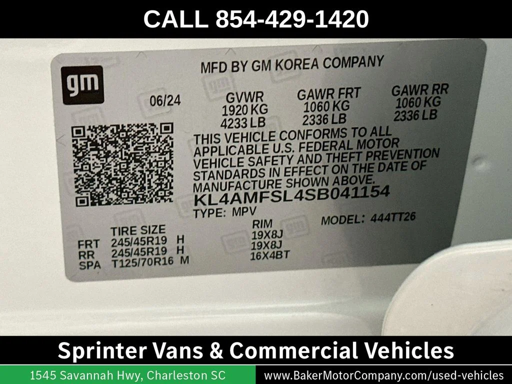 Used 2025 White Buick Avenir image 33