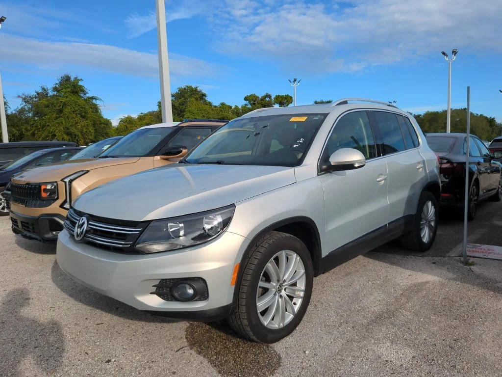 Used 2013 Volkswagen Tiguan SE with VIN WVGAV7AX6DW536234 for sale in Clearwater, FL
