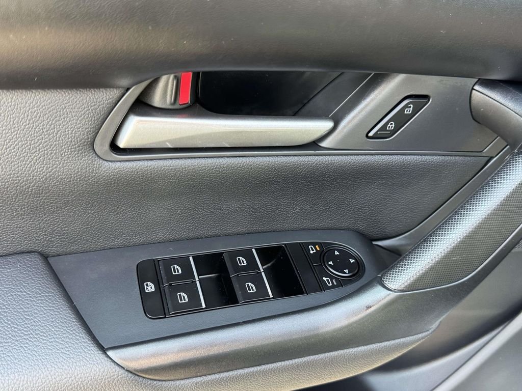 Used 2025 Gray Mazda Premium image 27