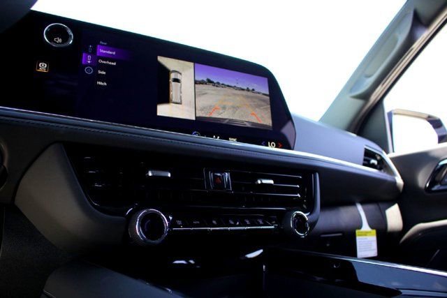 2026 Chevrolet Suburban LS - Photo 10