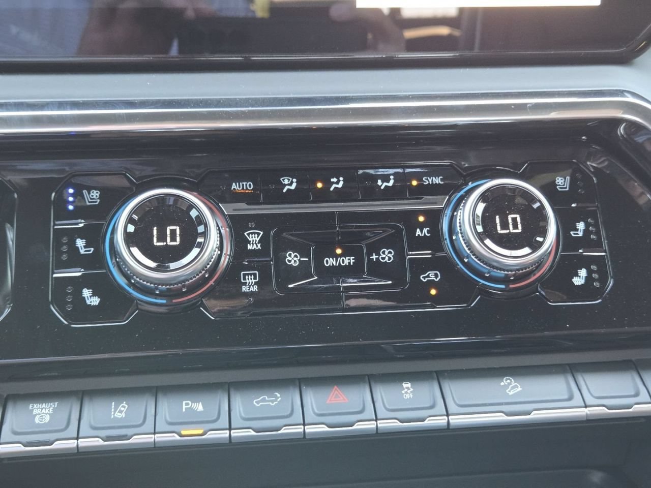 New 2026 Onyx Black GMC Denali Ultimate image 38