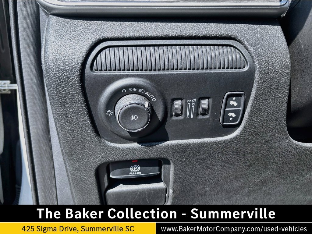 Used 2022 White Jeep Series III image 48