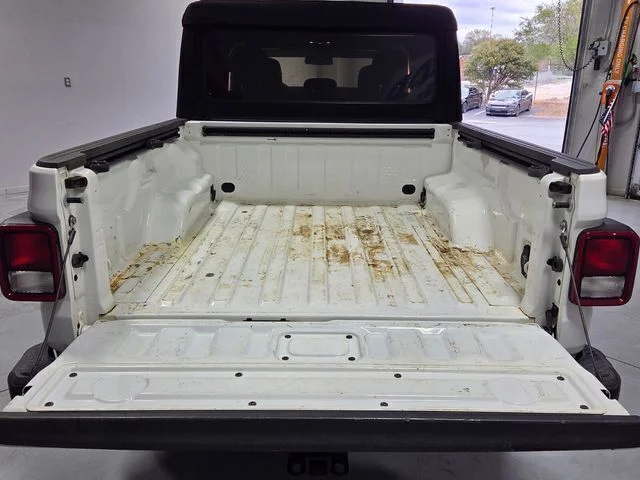 Used 2020 White Jeep Sport image 11