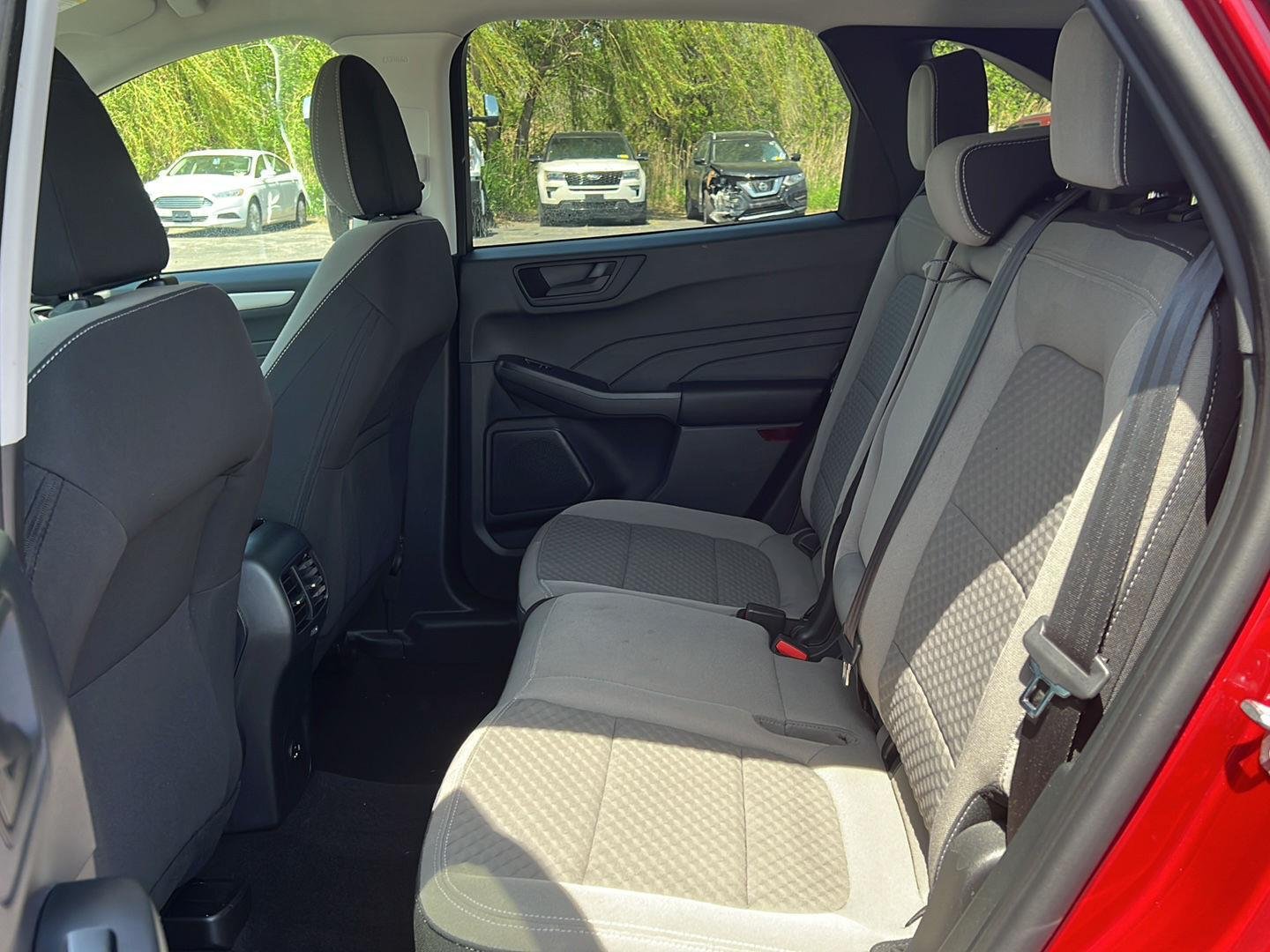 Used 2022 Rapid Red Metallic Tinted Clearcoat Ford SE image 17