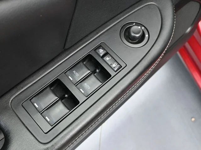2012 Chrysler 200 Limited - Photo 18