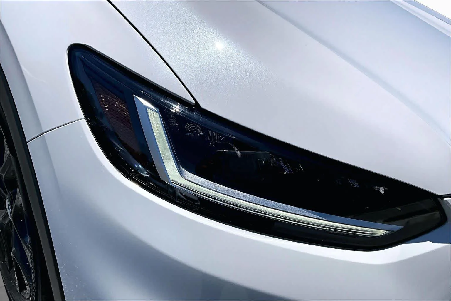 Used 2025 Platinum White Pearl Honda Sport image 28