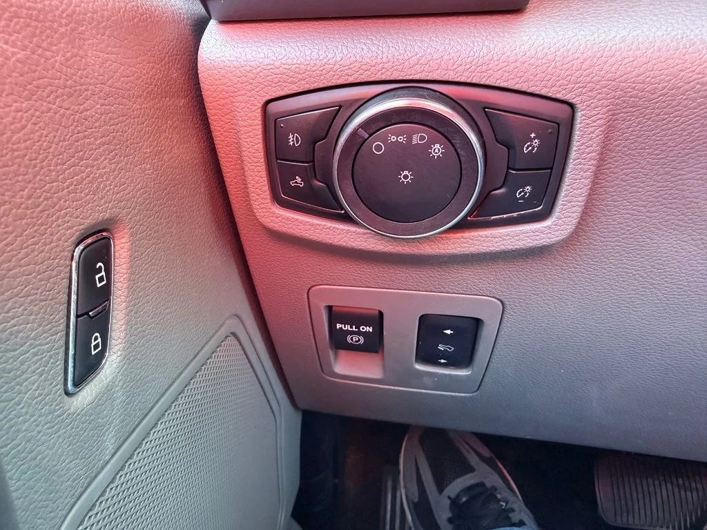 Used 2019 Red Ford XLT image 39