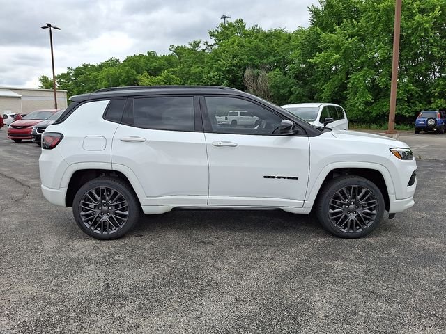 Used 2022 White Jeep Limited image 12