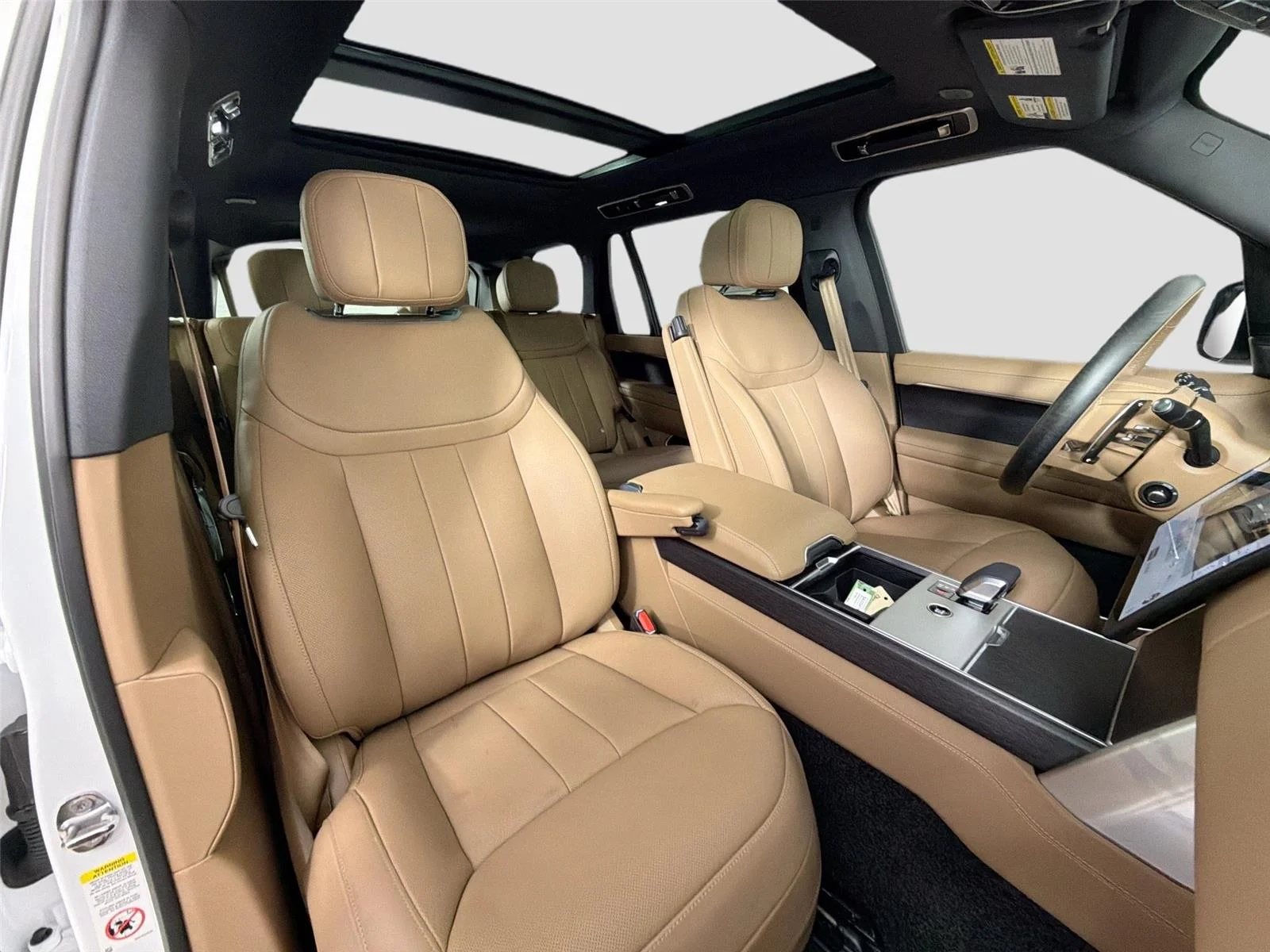 2025 Land Rover Range Rover SE - Photo 26