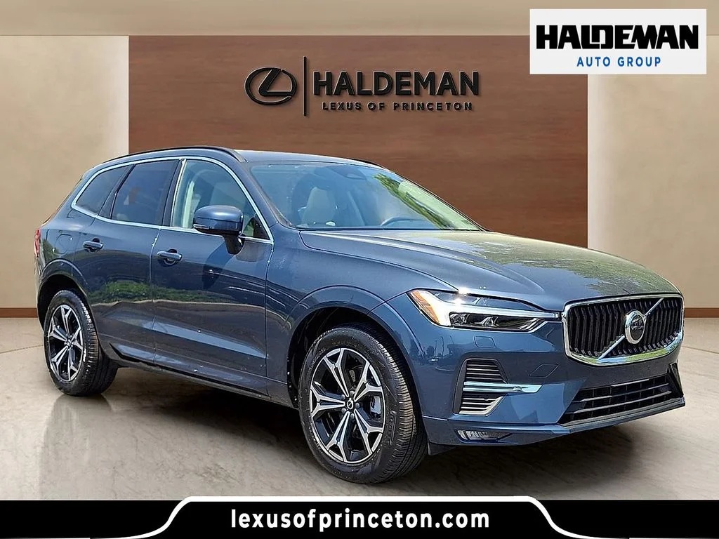 2022 Volvo XC60 B5 Momentum AWD's photo