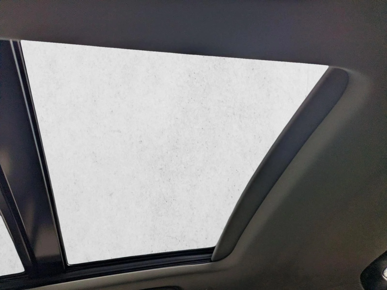 Used 2022 Infrared Tintcoat Cadillac FWD Luxury image 19