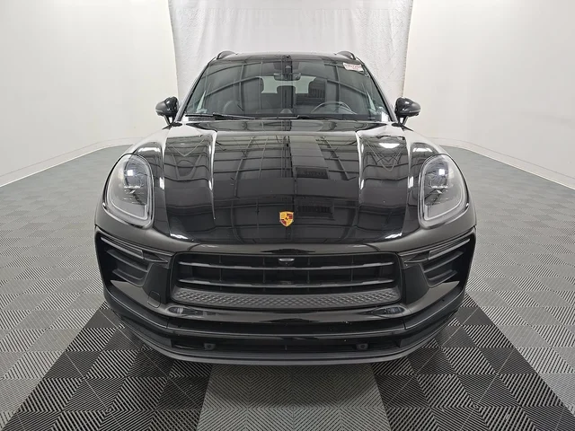 2022 Porsche Macan Base