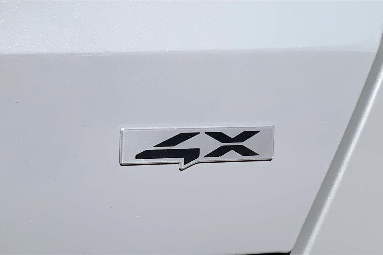 Certified Used 2023 Wolf Gray Kia SX image 10
