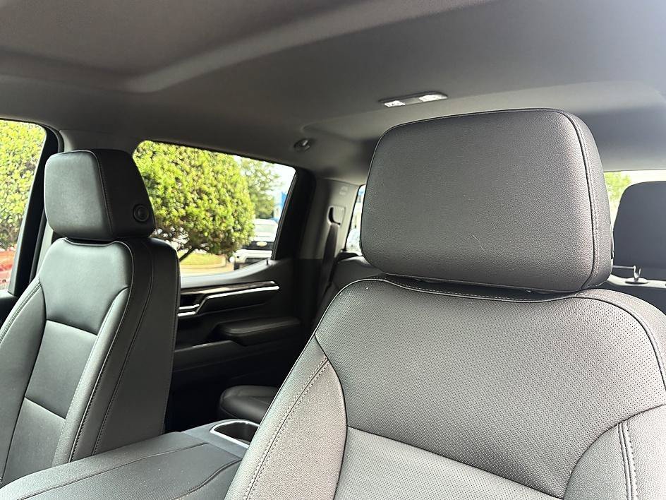 Used 2024 Iridescent Pearl Tricoat Chevrolet LTZ image 17