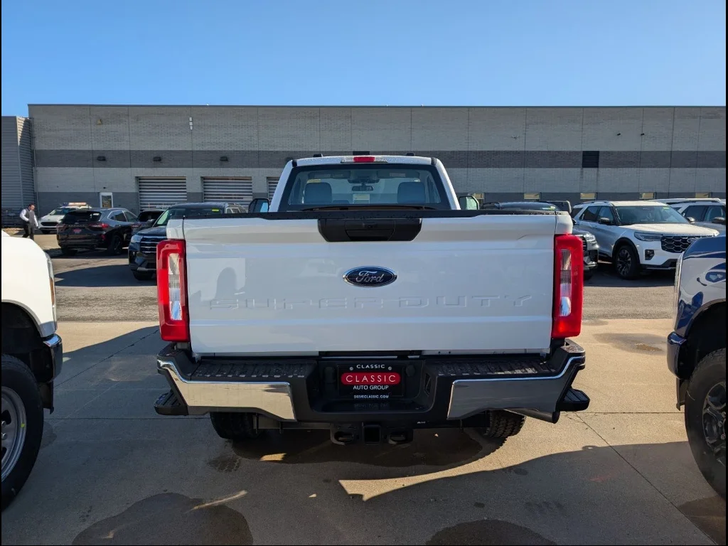 New 2026 Oxford White Ford XL image 4