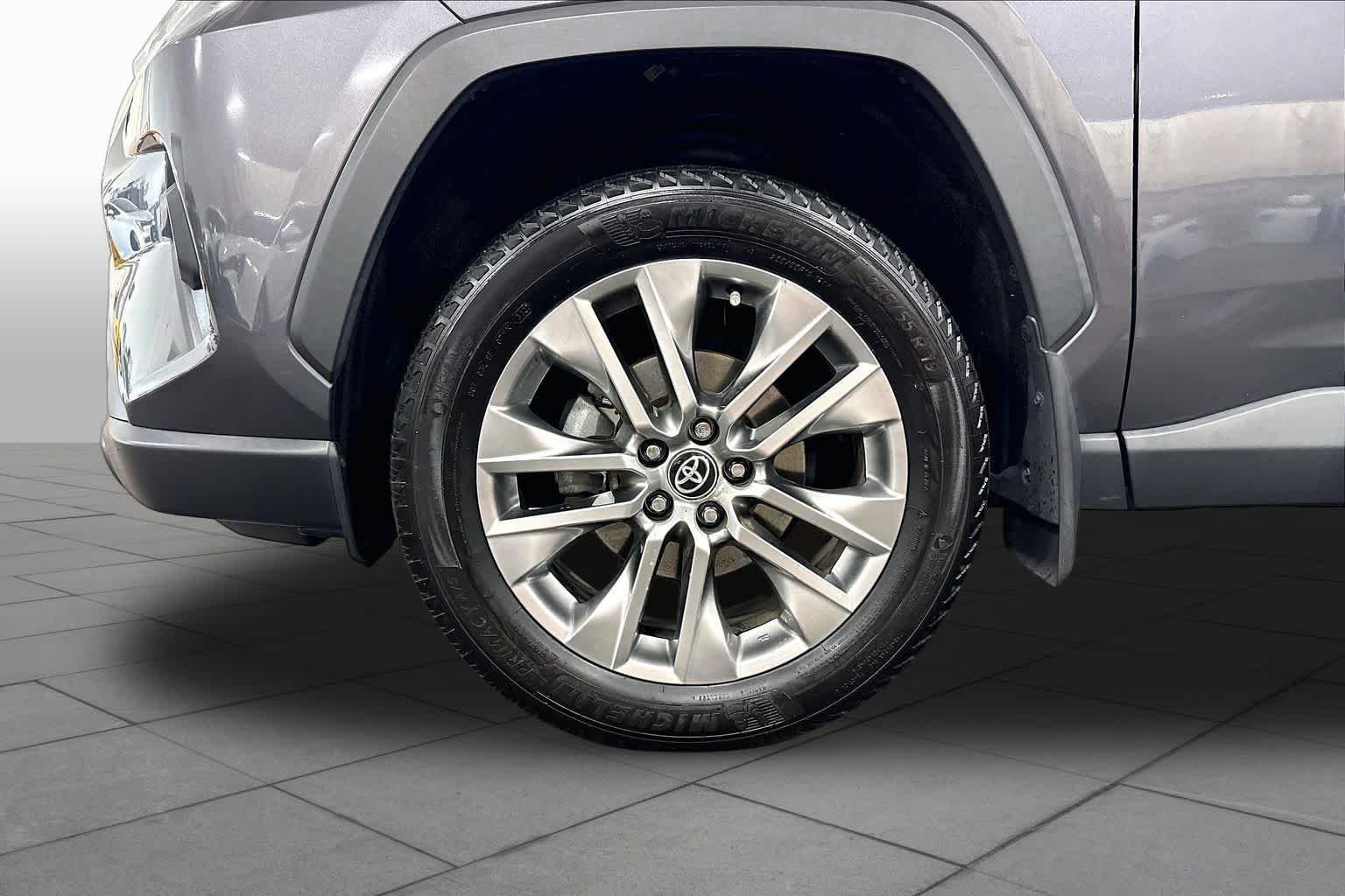 Used 2024 Magnetic Gray Metallic Toyota XLE Premium image 11