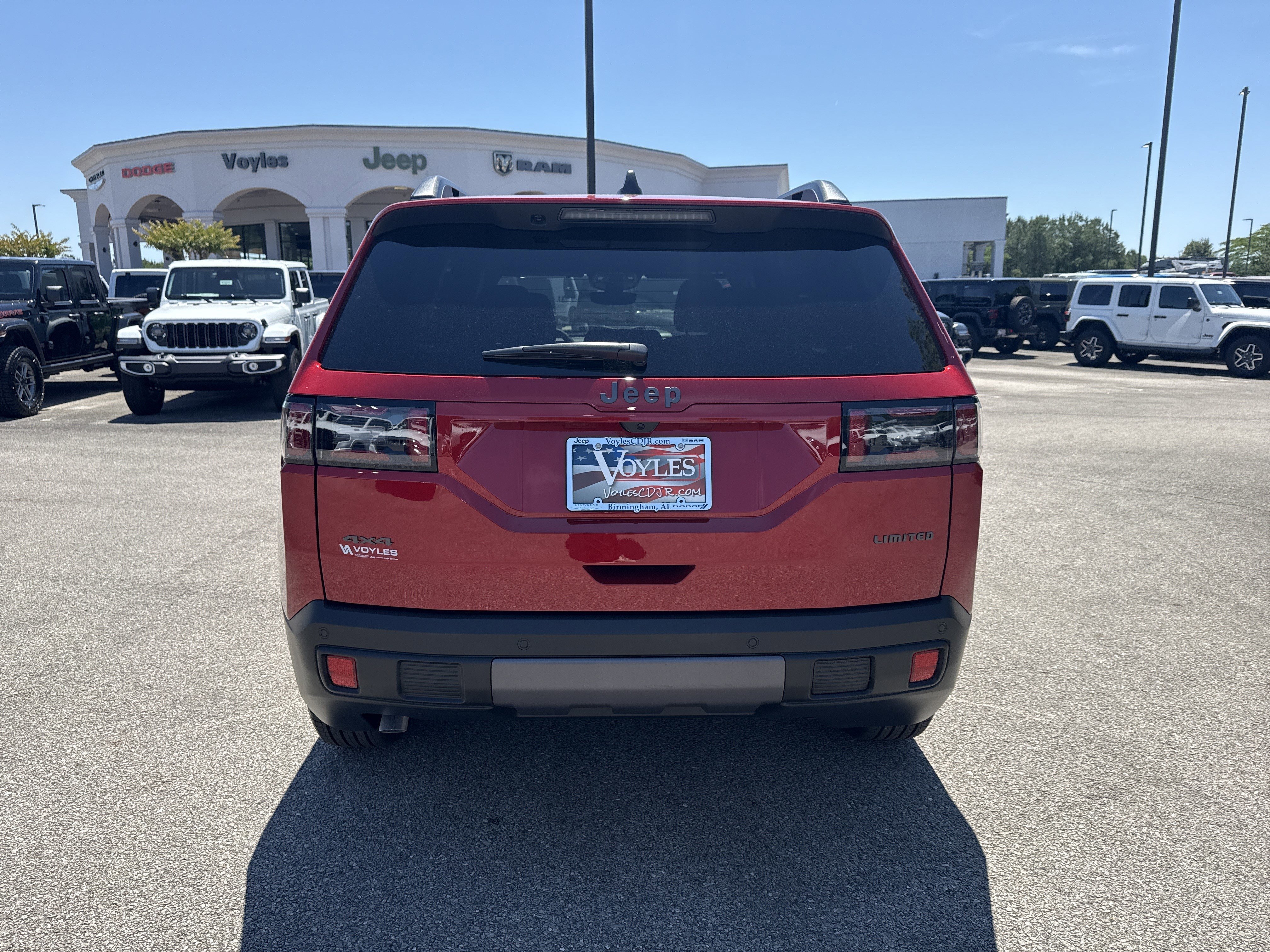 New 2026 Red Hot Pearl-Coat Exterior Paint Jeep Limited image 7