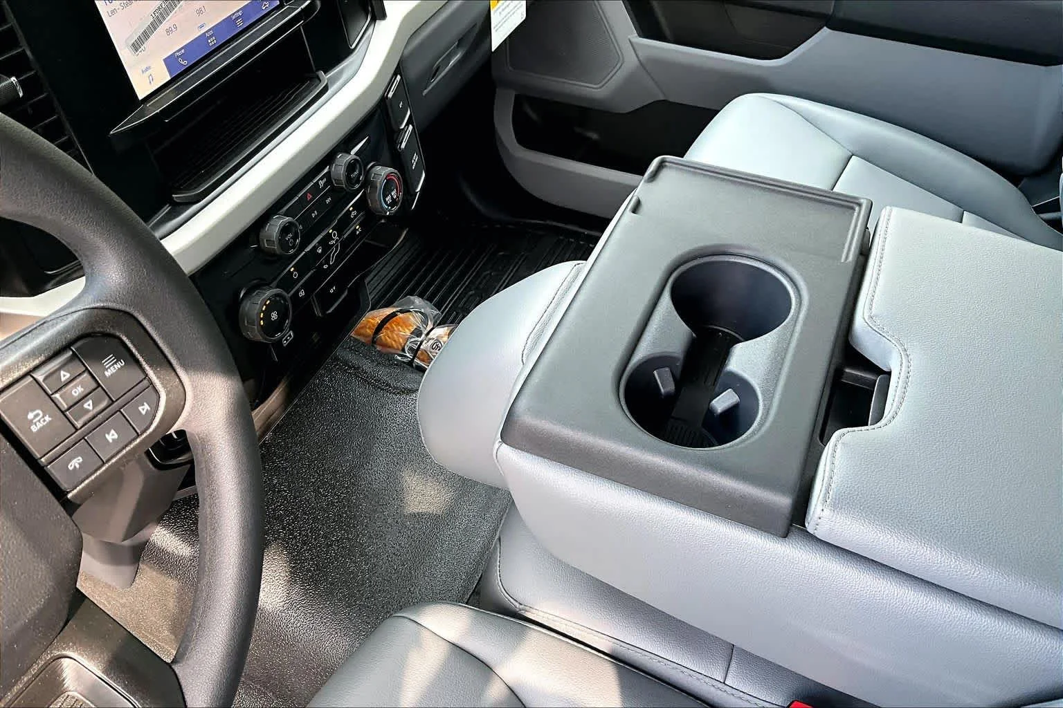 New 2026 Oxford White Ford XLT image 10