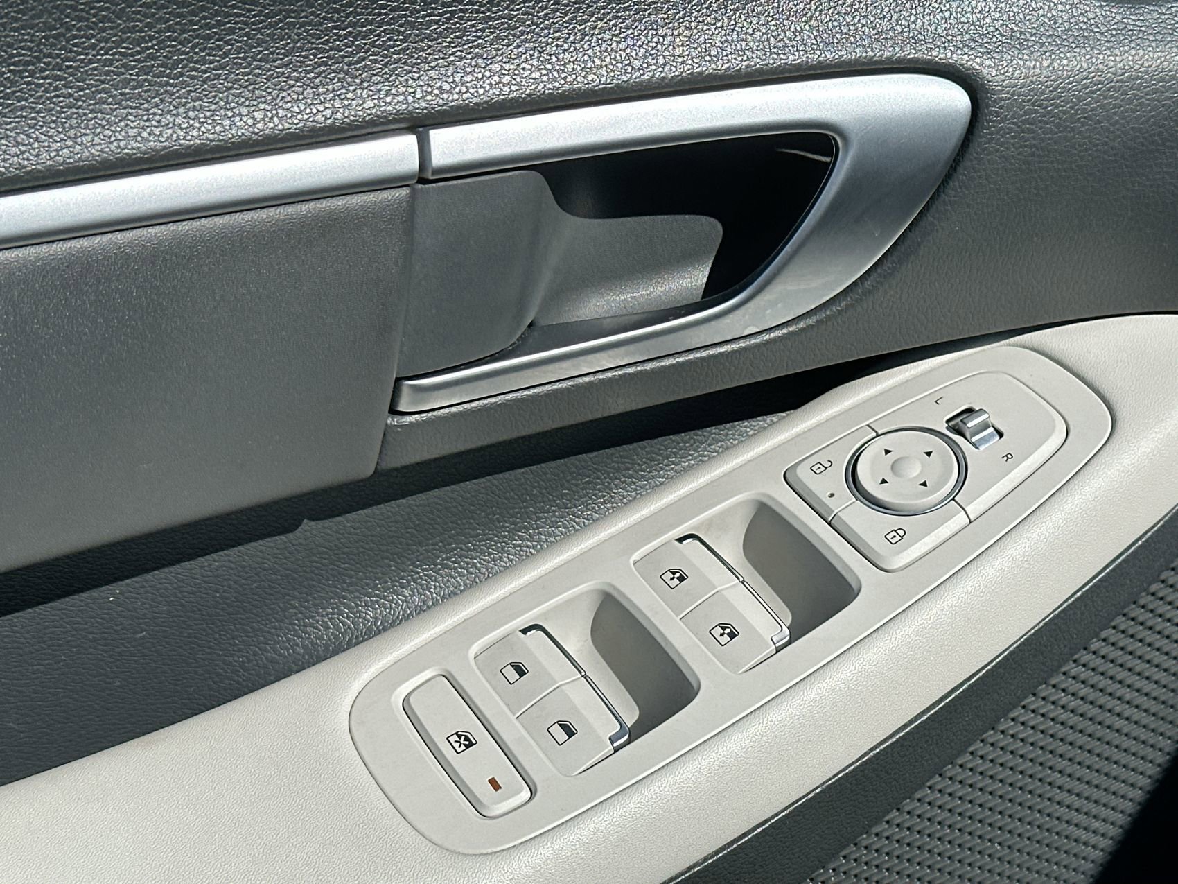 Used 2025 Portofino Gray Hyundai SEL image 13