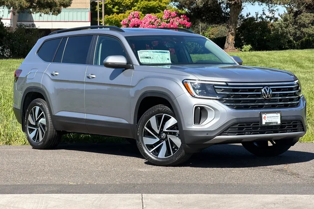 2026 Volkswagen Atlas SE w/Technology