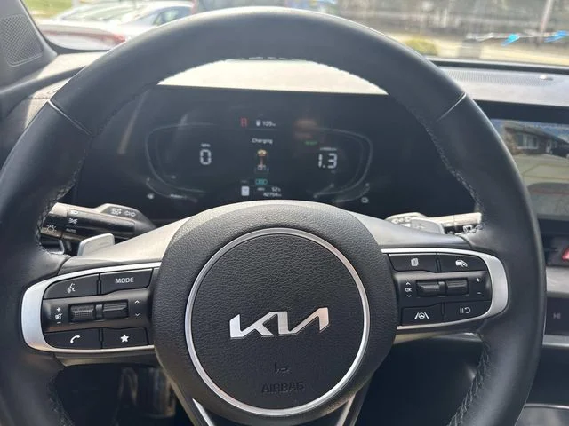 Used 2023 White Kia X-Line image 30