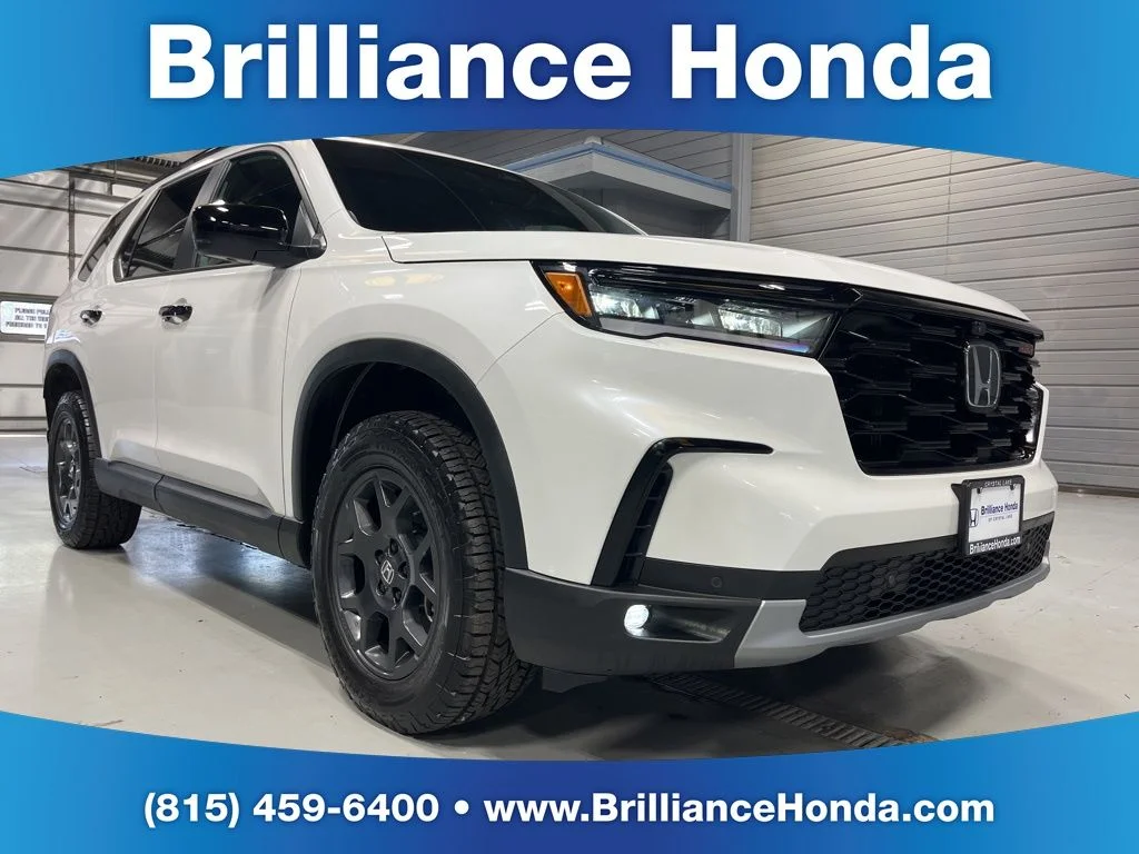 2025 Honda Pilot TrailSport AWD's photo
