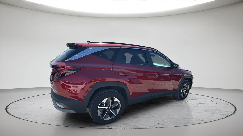 Used 2025 Red Hyundai SEL image 5