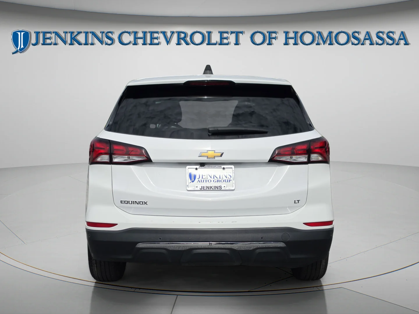 Used 2024 Summit White Chevrolet LT image 6