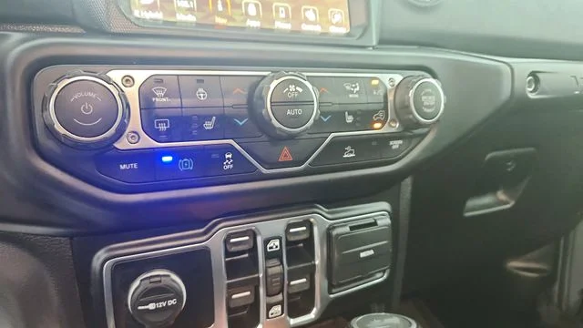 Used 2023 Gray Jeep Rubicon 4xe image 23