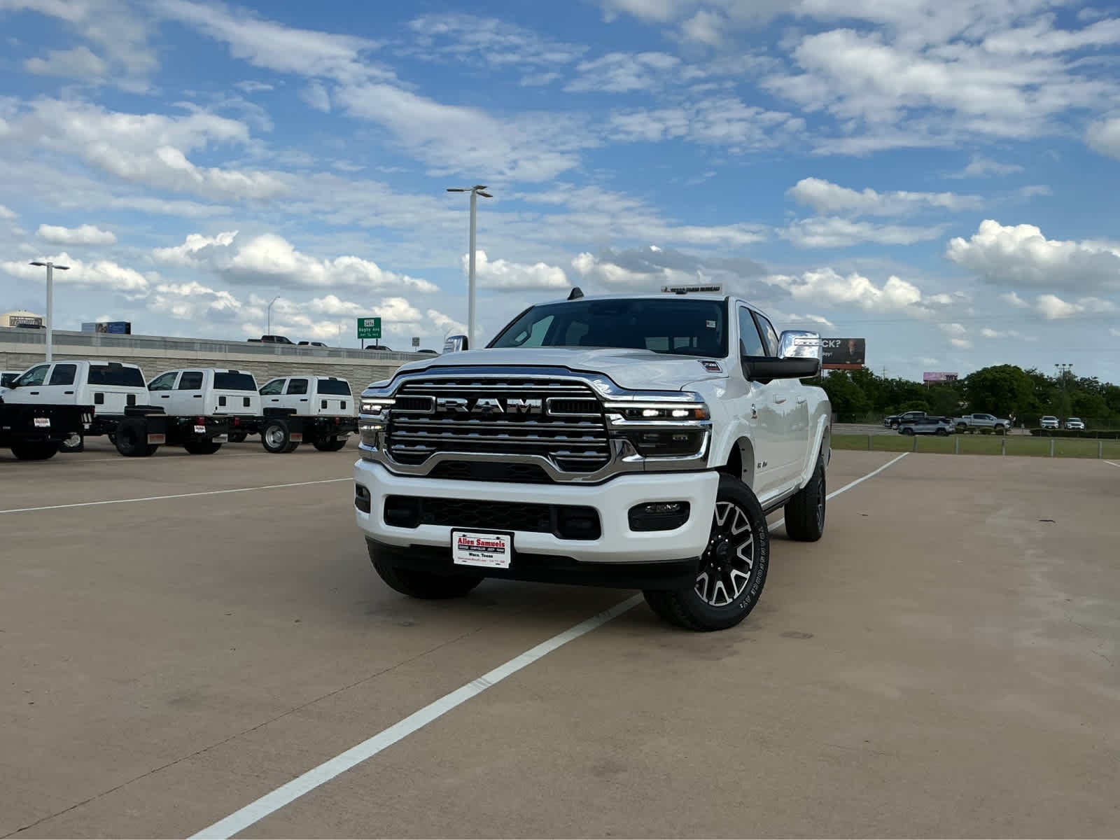 New 2026 Bright White Clear-Coat Exterior Paint RAM Longhorn image 2