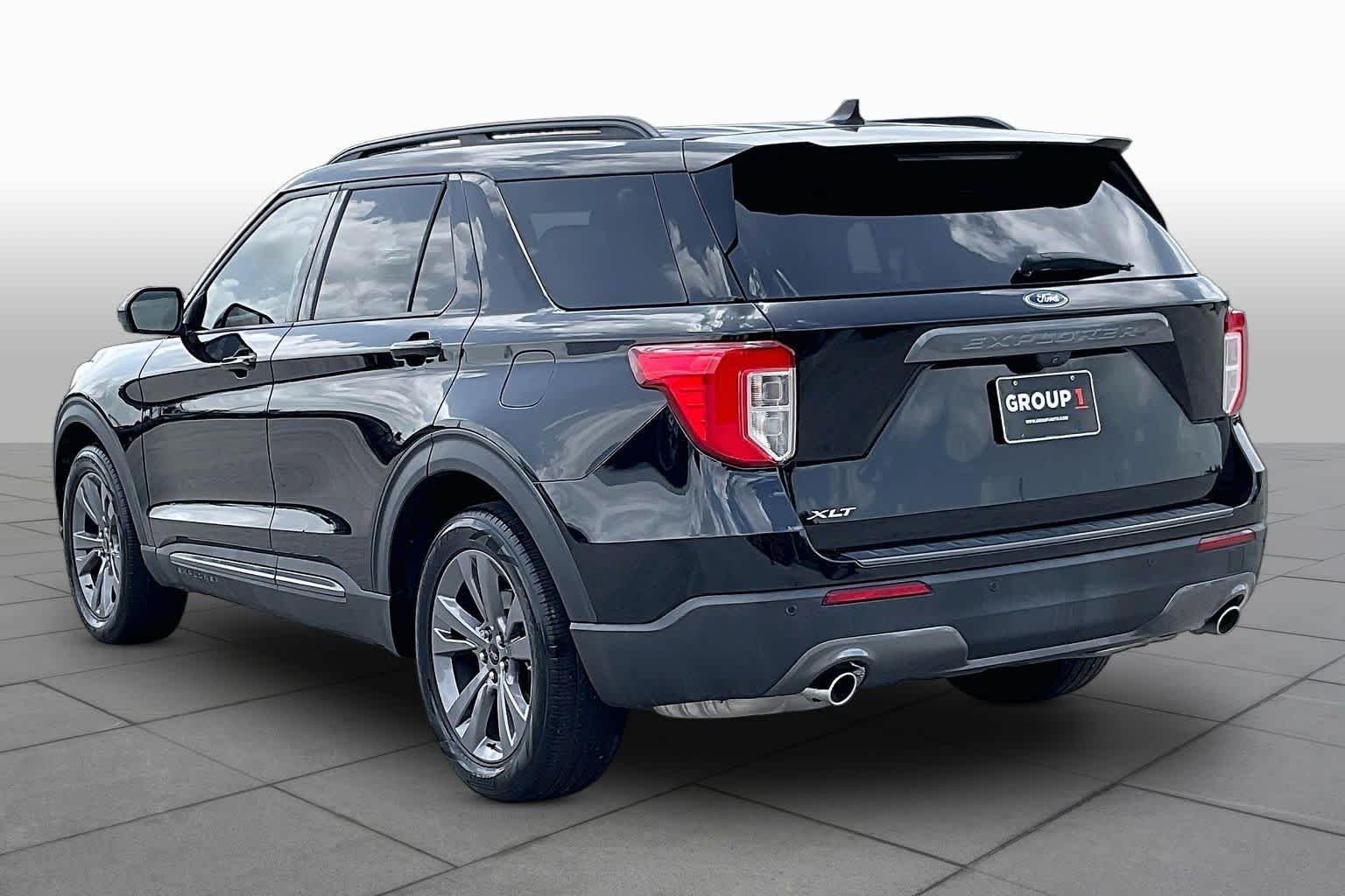 Used 2023 Agate Black Metallic Ford XLT image 12