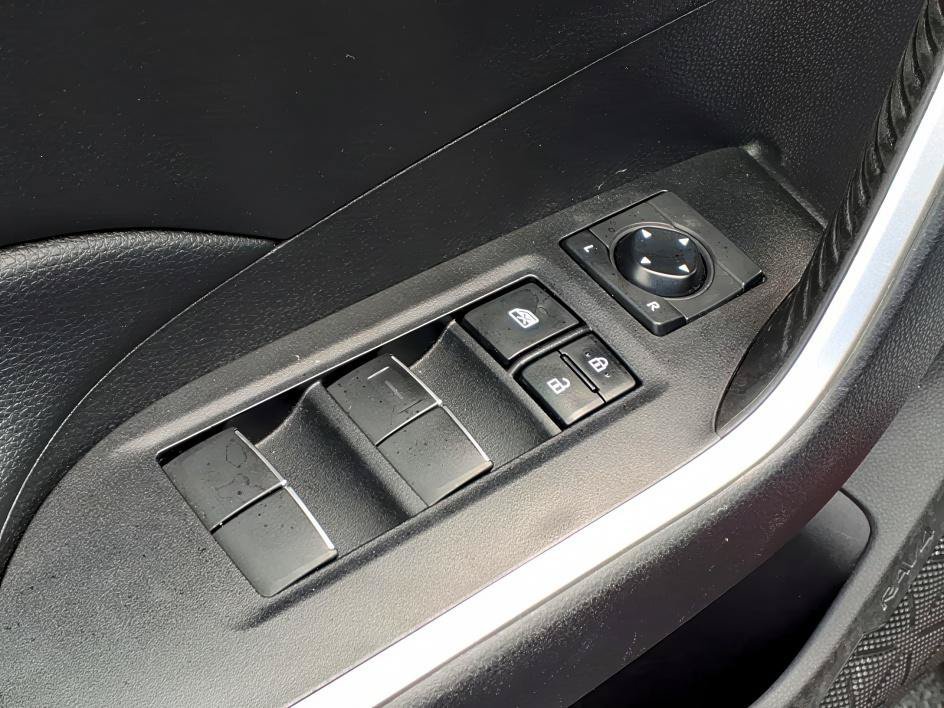 Used 2021 Ruby Flare Pearl Toyota Hybrid XLE Premium image 18
