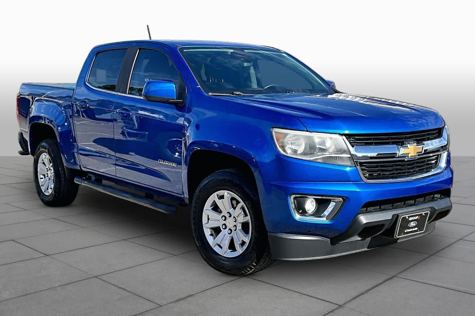 Used 2018 Kinetic Blue Chevrolet 2WD LT image 5